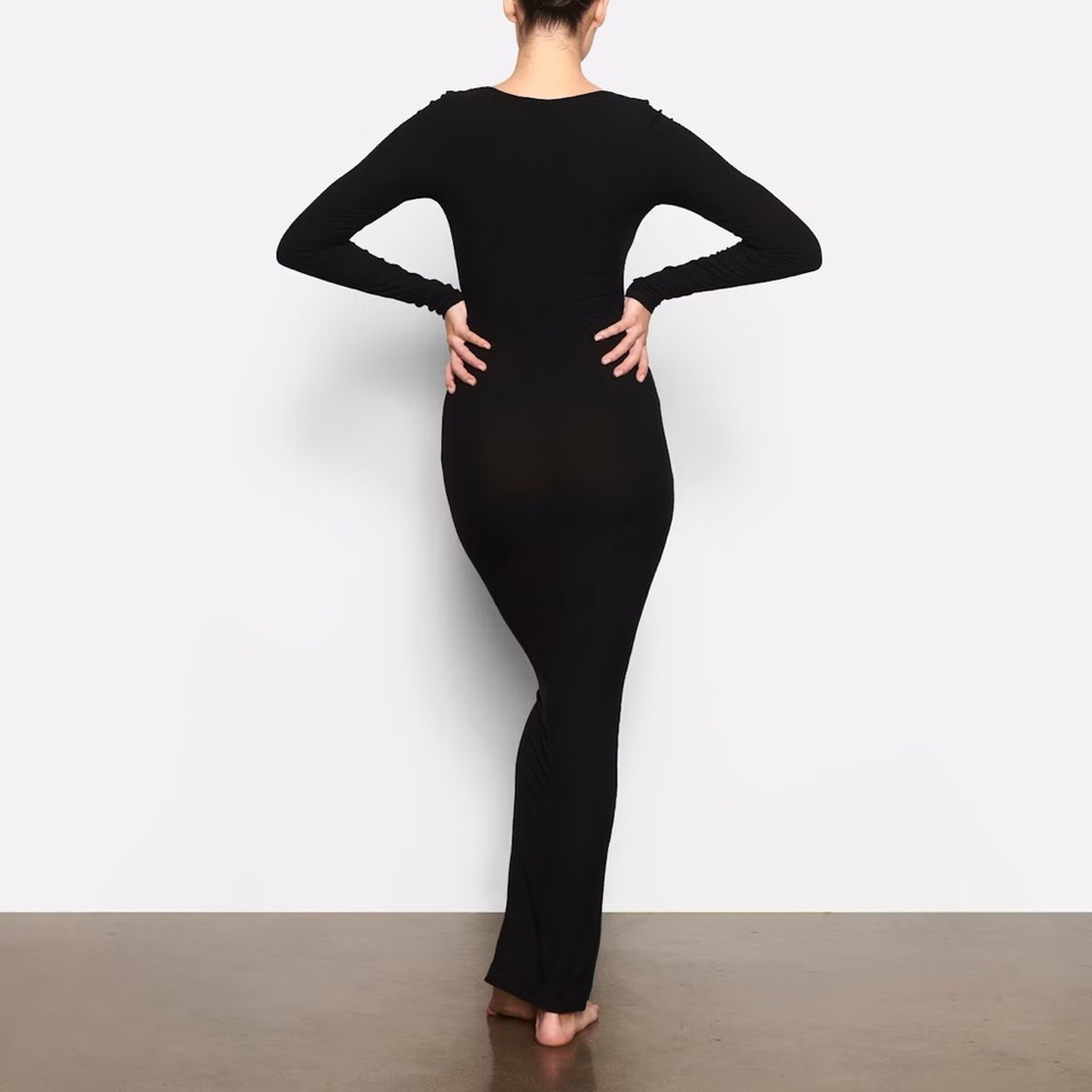NWT SKIMS soft lounge long sleeve dress- MEDIUM - ONYX